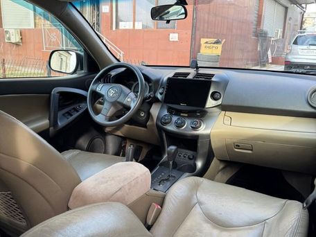 Toyota RAV4, 2011 — 照片 4