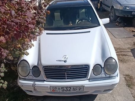 Mercedes-Benz E-Class, 1996 — photo 12