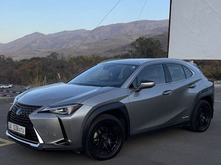 Lexus UX, 2019 — photo 3