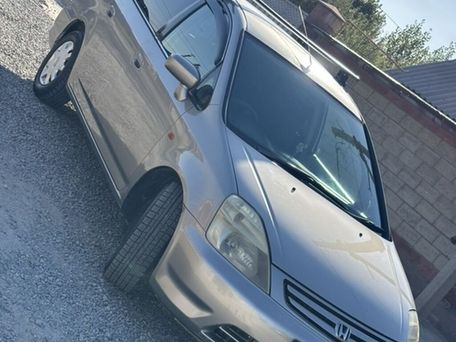 Honda Stream, 2002 — 照片 1