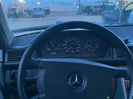 Mercedes-Benz W124, 1990 — сүрөт 5