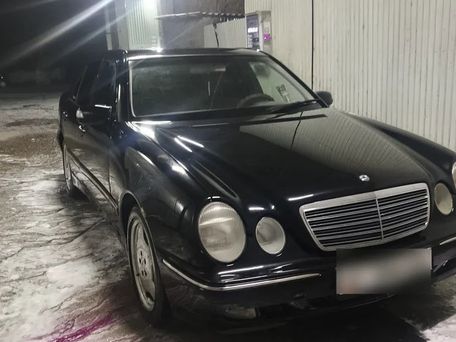 Mercedes-Benz E-Class, 2000 — photo 1