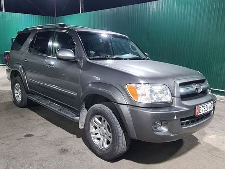 Toyota Sequoia, 2005