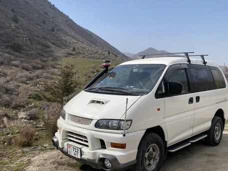 Mitsubishi Delica, 1997 — фото 1