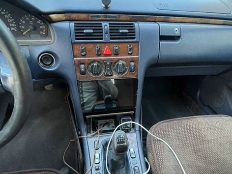 Mercedes-Benz E-Class, 2000 — photo 8
