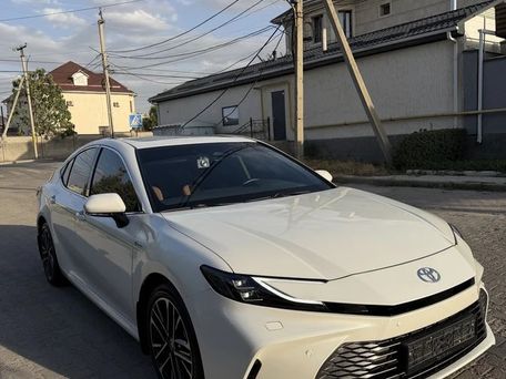 Toyota Camry, 2025 — фото 2