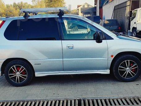 Mitsubishi Chariot, 1998 — photo 6