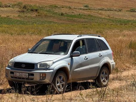 Toyota RAV4, 2000