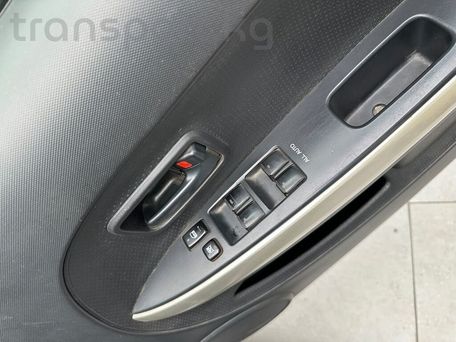 Toyota Ist, 2003 — сүрөт 14