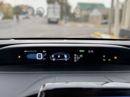Toyota Prius, 2018 — фото 8