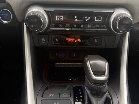 Toyota RAV4, 2020 — photo 10