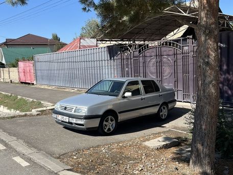 Volkswagen Vento, 1993