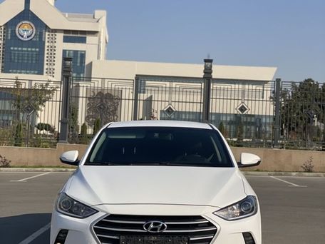 Hyundai Avante, 2018 — 照片 2