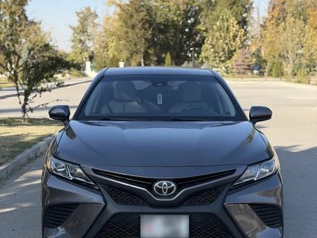 Toyota Camry, 2018 — photo 1