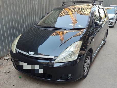 Toyota Wish, 2004 — 照片 1