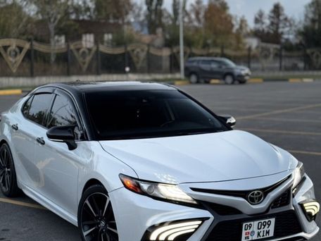 Toyota Camry, 2019 — photo 1
