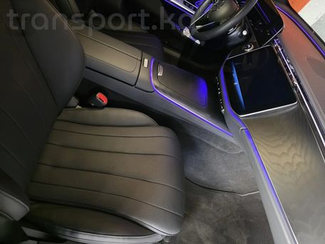 Mercedes-Benz E-Class, 2025 — photo 10