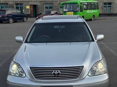 Toyota Celsior, 2004