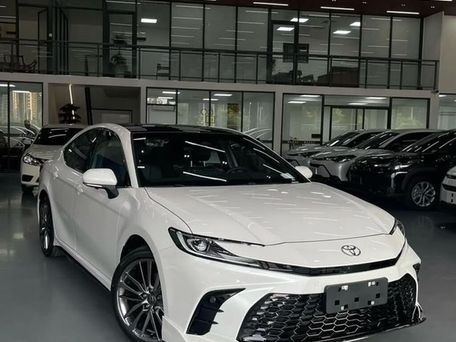 Toyota Camry, 2026 — photo 6