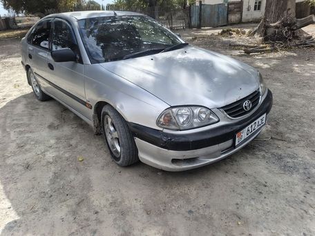 Toyota Avensis, 2002 — 照片 1