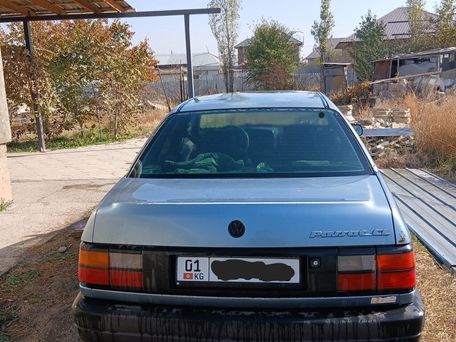Volkswagen Passat, 1990 — 照片 1