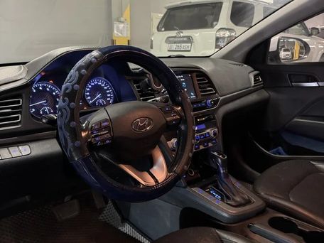 Hyundai Avante, 2019 — 照片 11