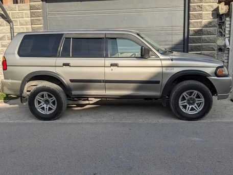 Mitsubishi Montero Sport, 2000 — 照片 5