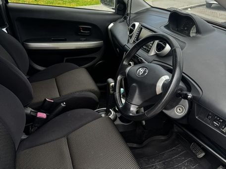 Toyota Ist, 2003 — фото 10