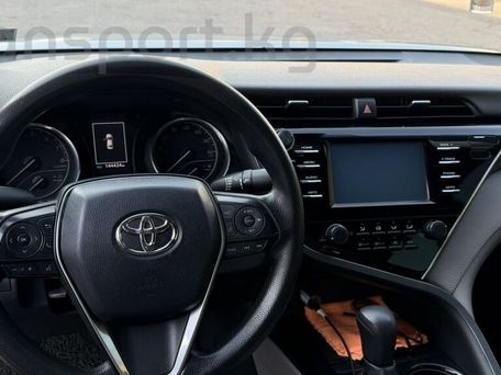 Toyota Camry, 2018 — 照片 7