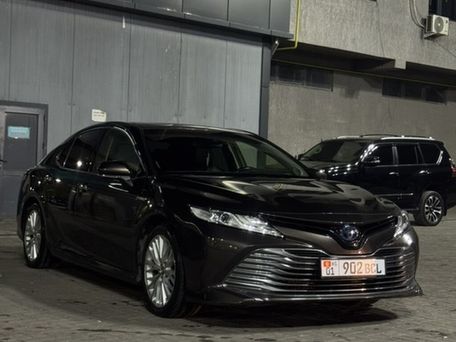 Toyota Camry, 2019 — photo 1