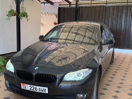 BMW 5 серии, 2011 — 照片 1
