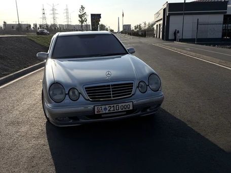 Mercedes-Benz E-Класс, 2000 — 照片 2