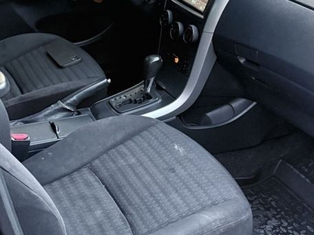 Toyota Corolla, 2011 — 照片 7