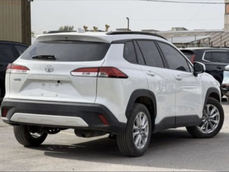 Toyota Corolla Cross, 2025 — 照片 4