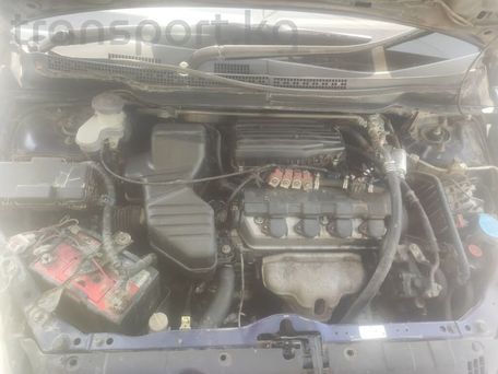 Honda Stream, 2002 — photo 1