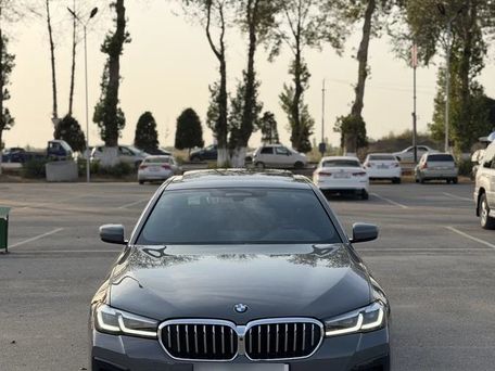 BMW 5 серии, 2021 — фото 1