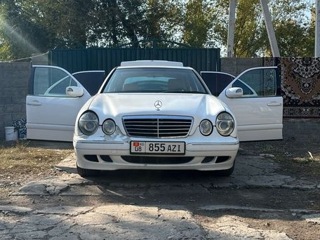 Mercedes-Benz E-Class, 2001 — photo 1