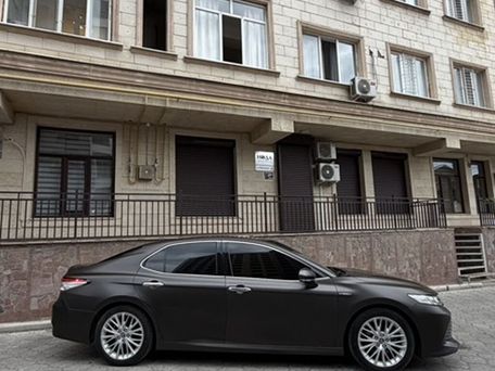 Toyota Camry, 2018 — photo 2