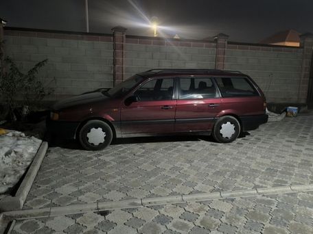 Volkswagen Passat, 1993 — сүрөт 1