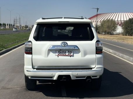 Toyota 4Runner, 2022 — сүрөт 8