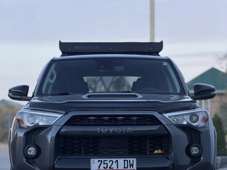 Toyota 4Runner, 2020 — фото 1