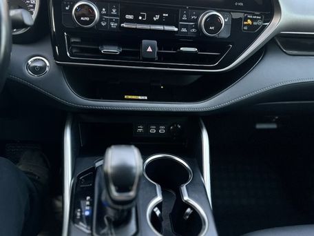 Toyota Highlander, 2023 — photo 10