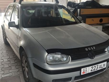 Volkswagen Golf, 2000