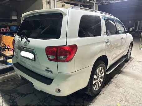 Toyota Sequoia, 2010 — photo 5