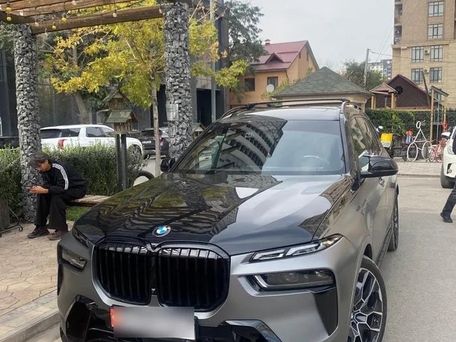 BMW X7, 2023 — 照片 1