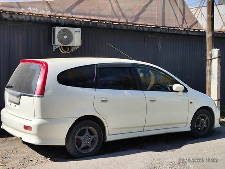 Honda Stream, 2003 — 照片 2