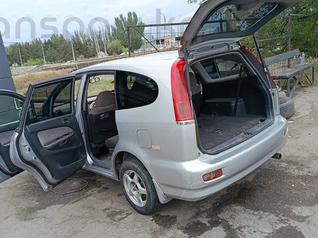 Honda Stream, 2002 — фото 2