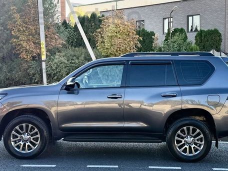Toyota Land Cruiser Prado, 2022 — фото 4