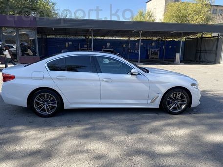 BMW 5 Series, 2020 — photo 4