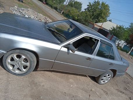 Mercedes-Benz W124, 1990 — 照片 1
